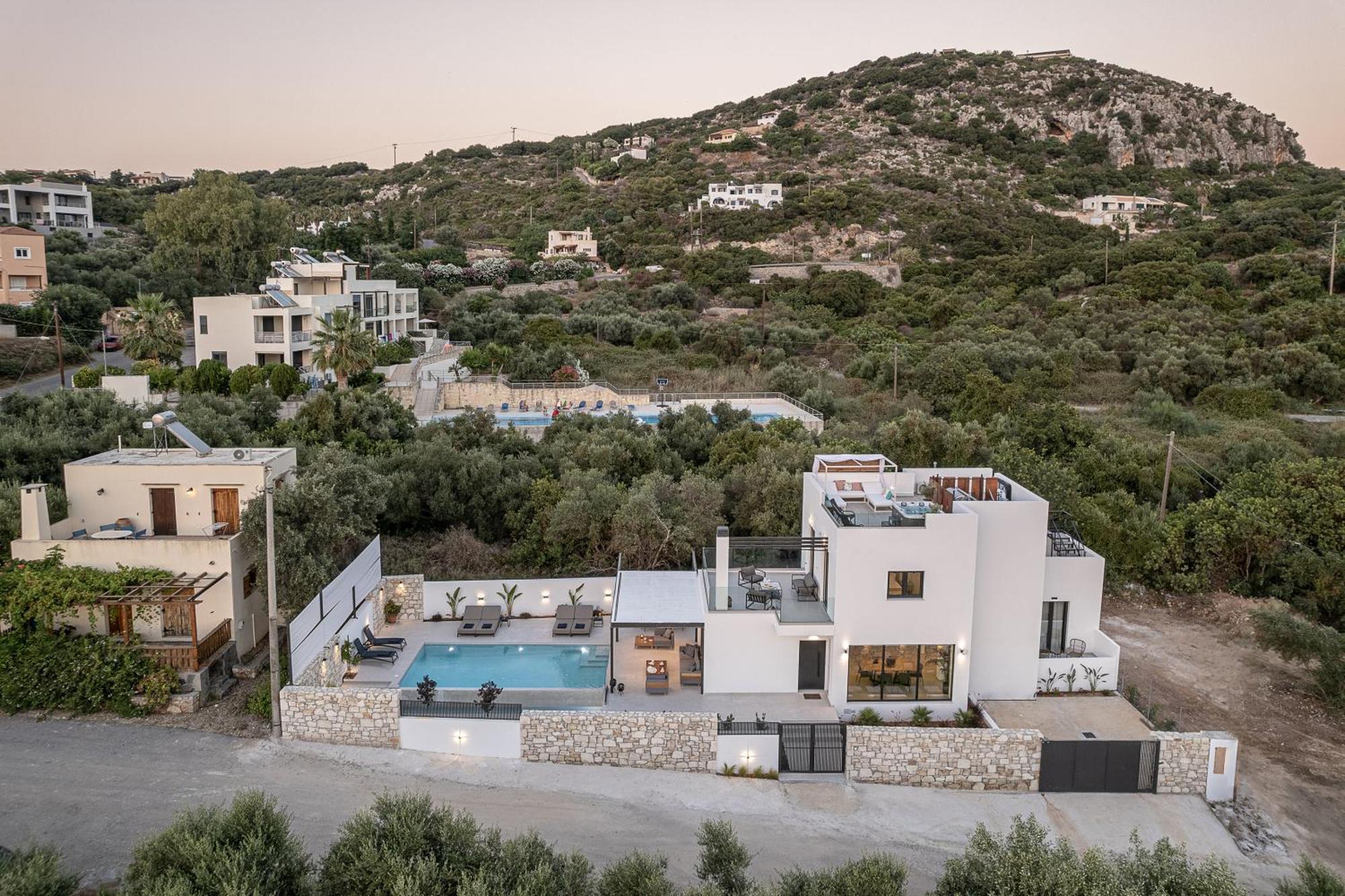 Avrilia Seaside Villa Heated Pool Almyrida  Bagian luar foto